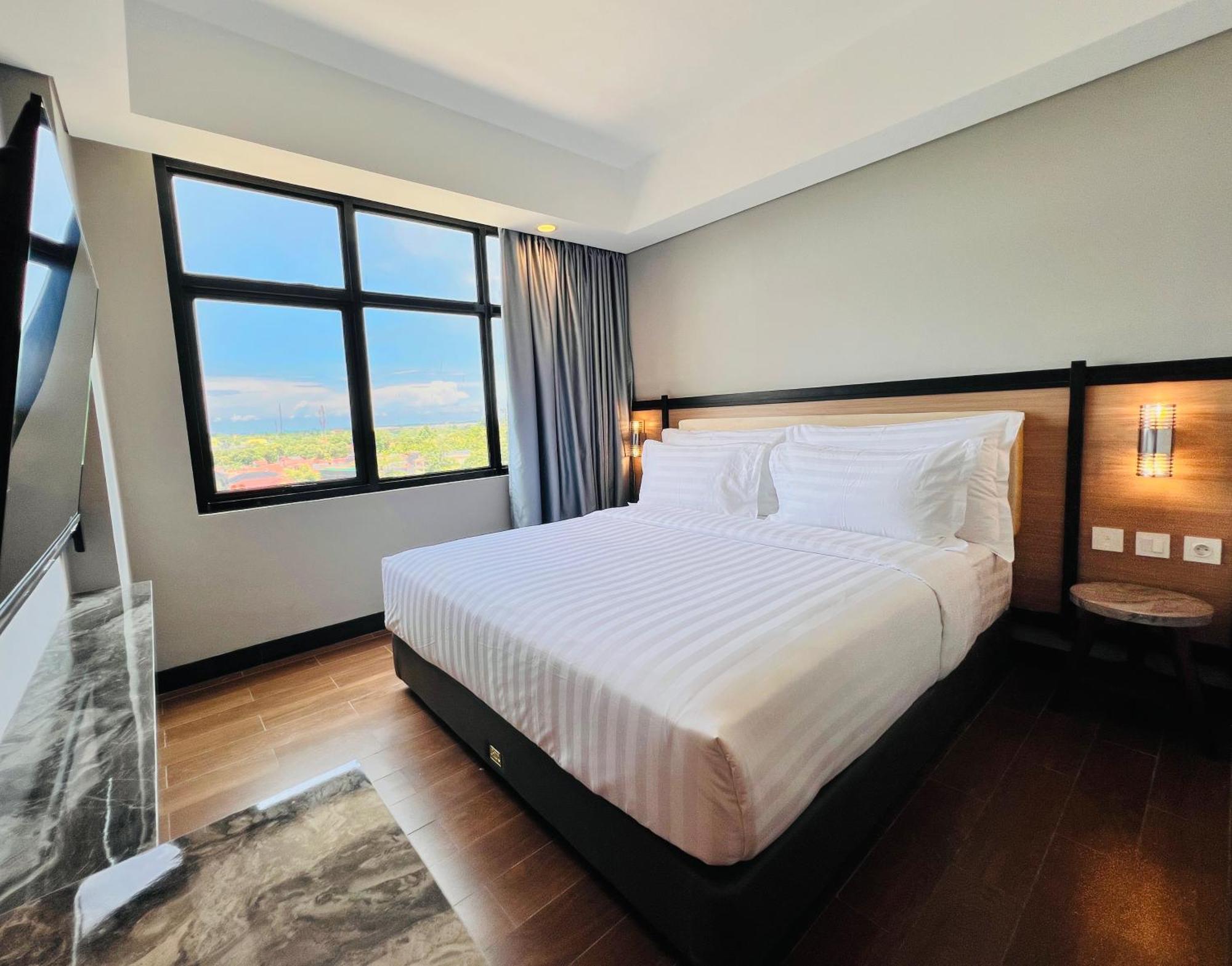 D'Primahotel Airport Sultan Hasanuddin Makassar Sudiang エクステリア 写真