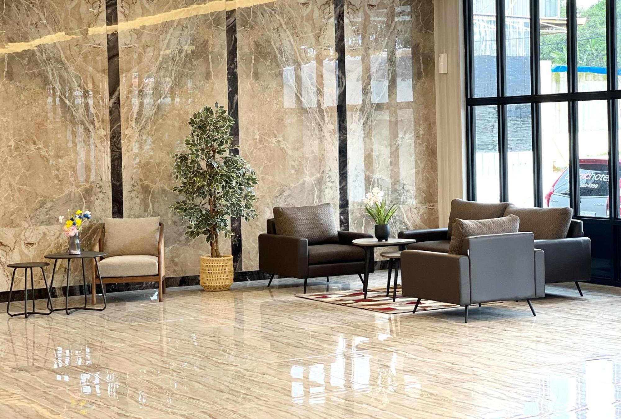 D'Primahotel Airport Sultan Hasanuddin Makassar Sudiang エクステリア 写真